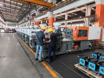 稳中求进·观坪山② 稳订单、抓研发，年产20000台注塑机与汽车美容服务并举